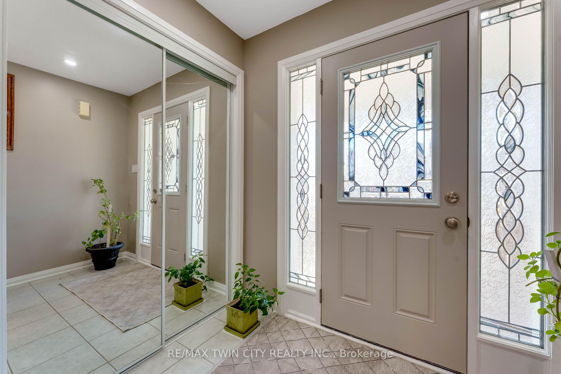 Photo 5 of 334 Apple Hill Crescent, Kitchener, Trussler — HOMEH