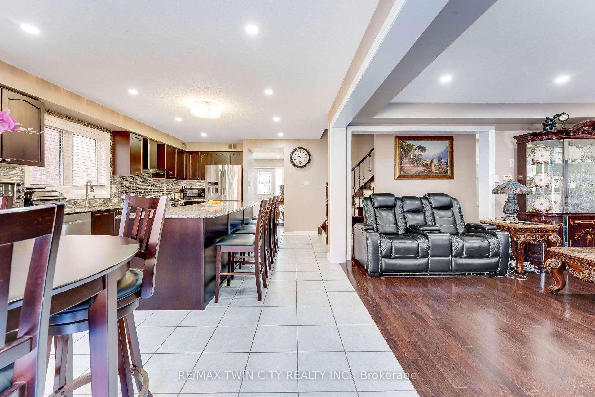 Photo 6 of 334 Apple Hill Crescent, Kitchener, Trussler — HOMEH