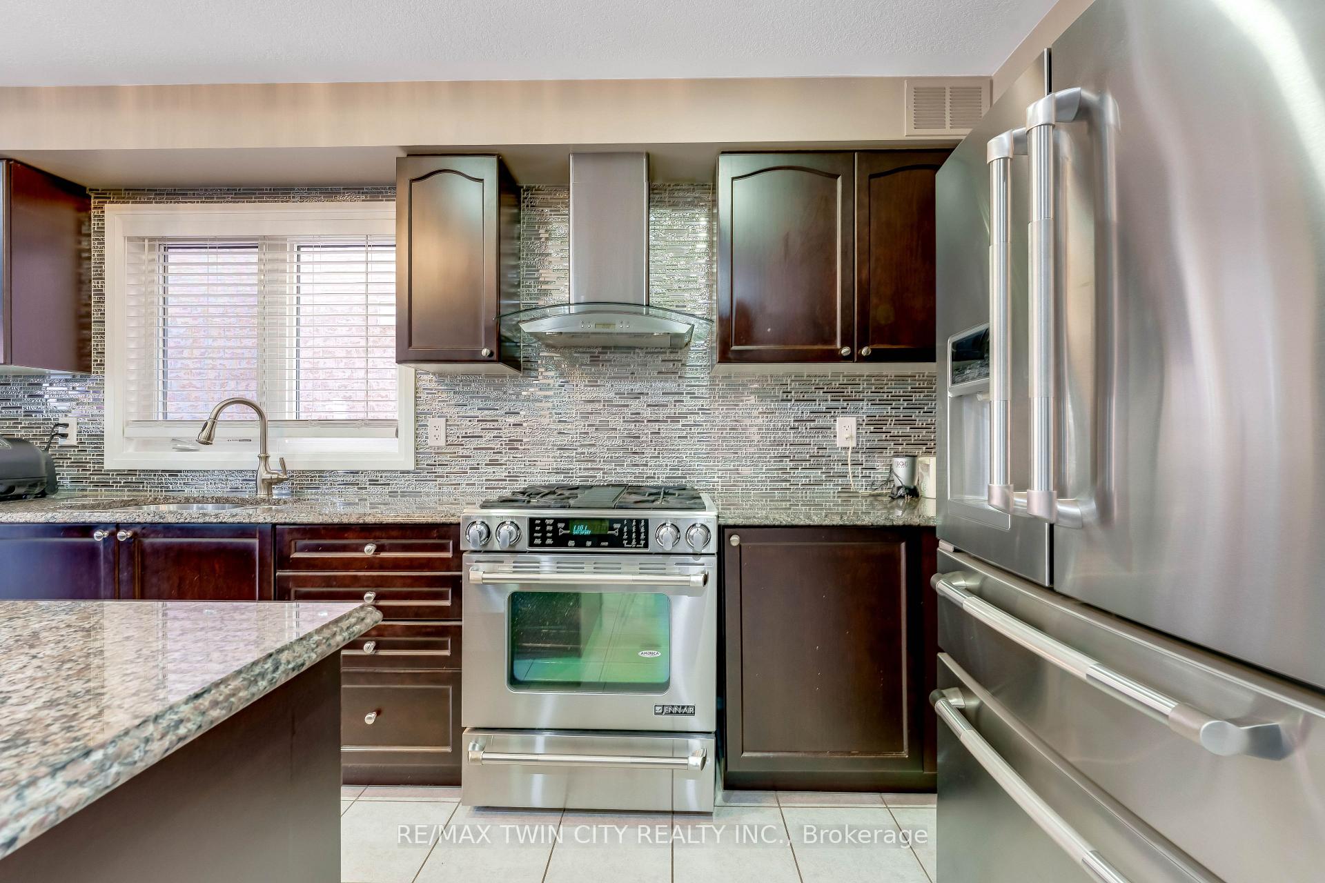 Photo 8 of 334 Apple Hill Crescent, Kitchener, Trussler — HOMEH
