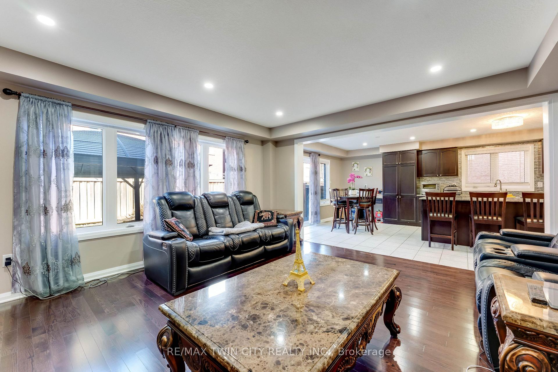 Photo 14 of 334 Apple Hill Crescent, Kitchener, Trussler — HOMEH