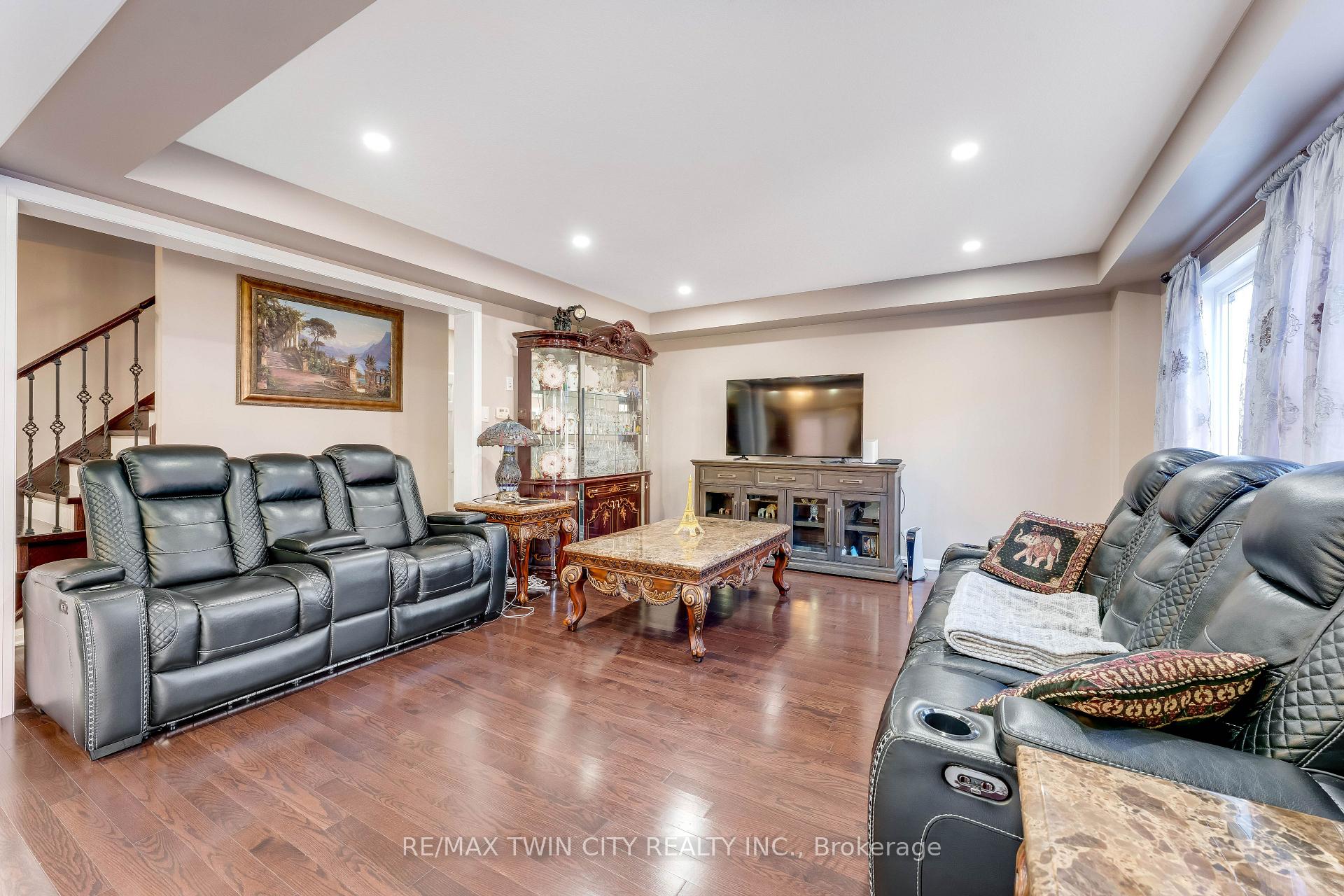Photo 15 of 334 Apple Hill Crescent, Kitchener, Trussler — HOMEH
