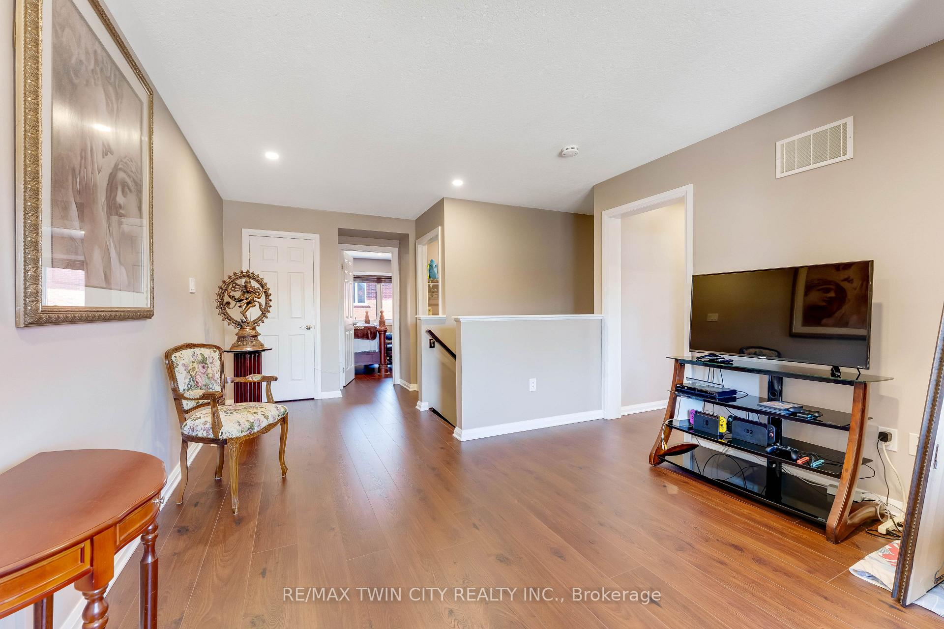 Photo 18 of 334 Apple Hill Crescent, Kitchener, Trussler — HOMEH