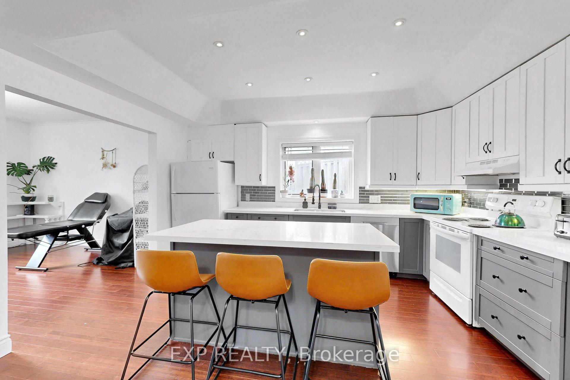 Photo 3 of 348 Elgin Street W, Cobourg — HOMEH