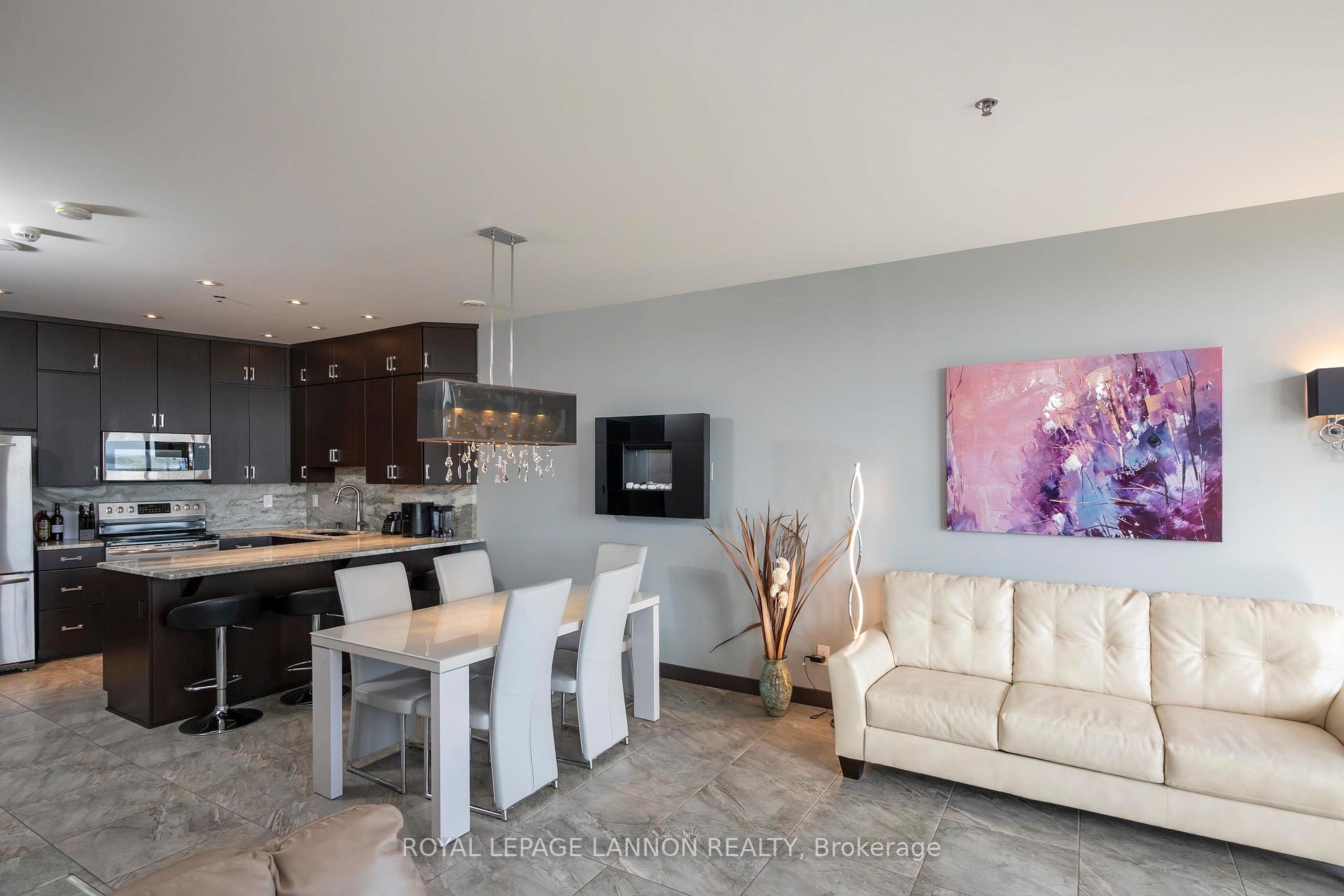 Photo 5 of Unit 1502, 2280 Sleeping Giant Parkway, Thunder Bay, Lakefront — HOMEH