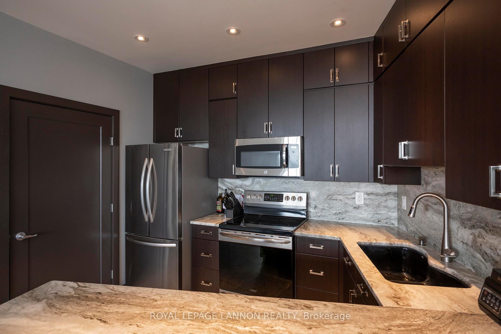 Photo 11 of Unit 1502, 2280 Sleeping Giant Parkway, Thunder Bay, Lakefront — HOMEH