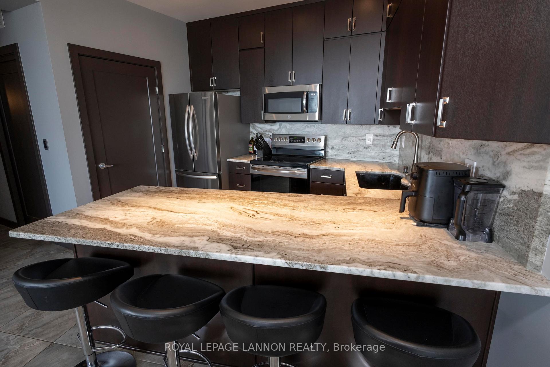 Photo 12 of Unit 1502, 2280 Sleeping Giant Parkway, Thunder Bay, Lakefront — HOMEH