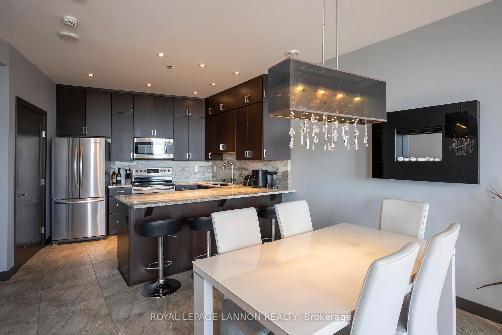 Photo 13 of Unit 1502, 2280 Sleeping Giant Parkway, Thunder Bay, Lakefront — HOMEH