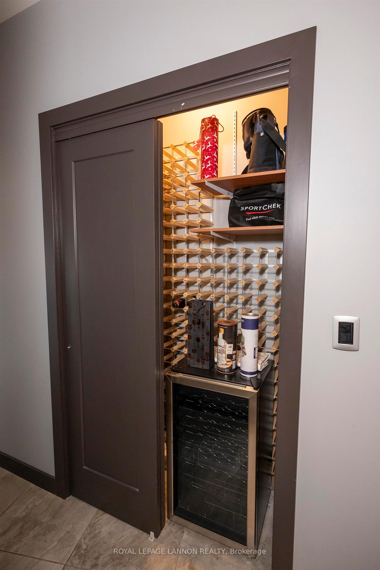 Photo 31 of Unit 1502, 2280 Sleeping Giant Parkway, Thunder Bay, Lakefront — HOMEH