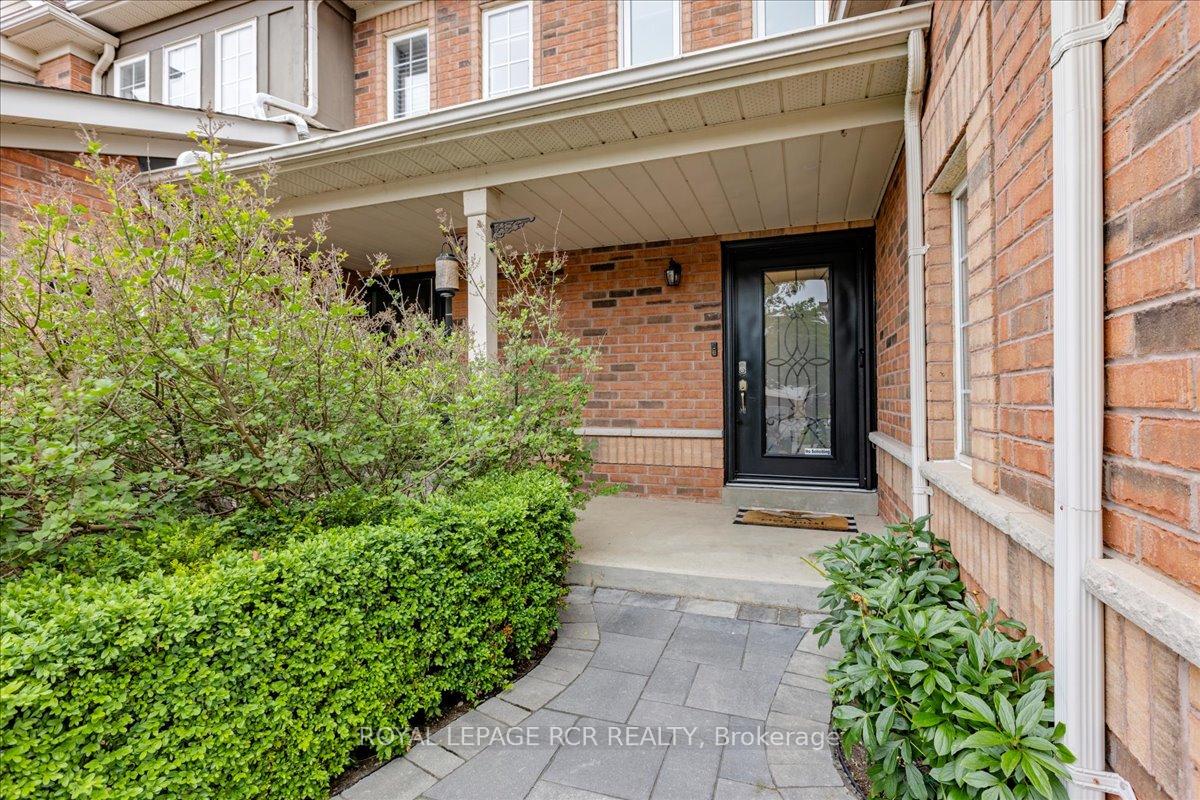 Photo 3 of 54 Breakwater Drive, Whitby, Port Whitby — HOMEH