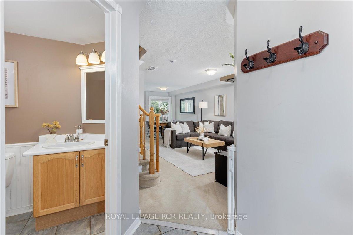 Photo 5 of 54 Breakwater Drive, Whitby, Port Whitby — HOMEH