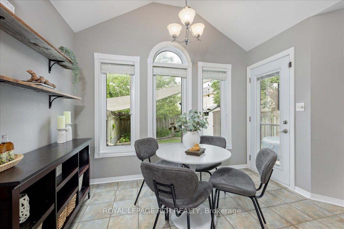 Photo 14 of 54 Breakwater Drive, Whitby, Port Whitby — HOMEH