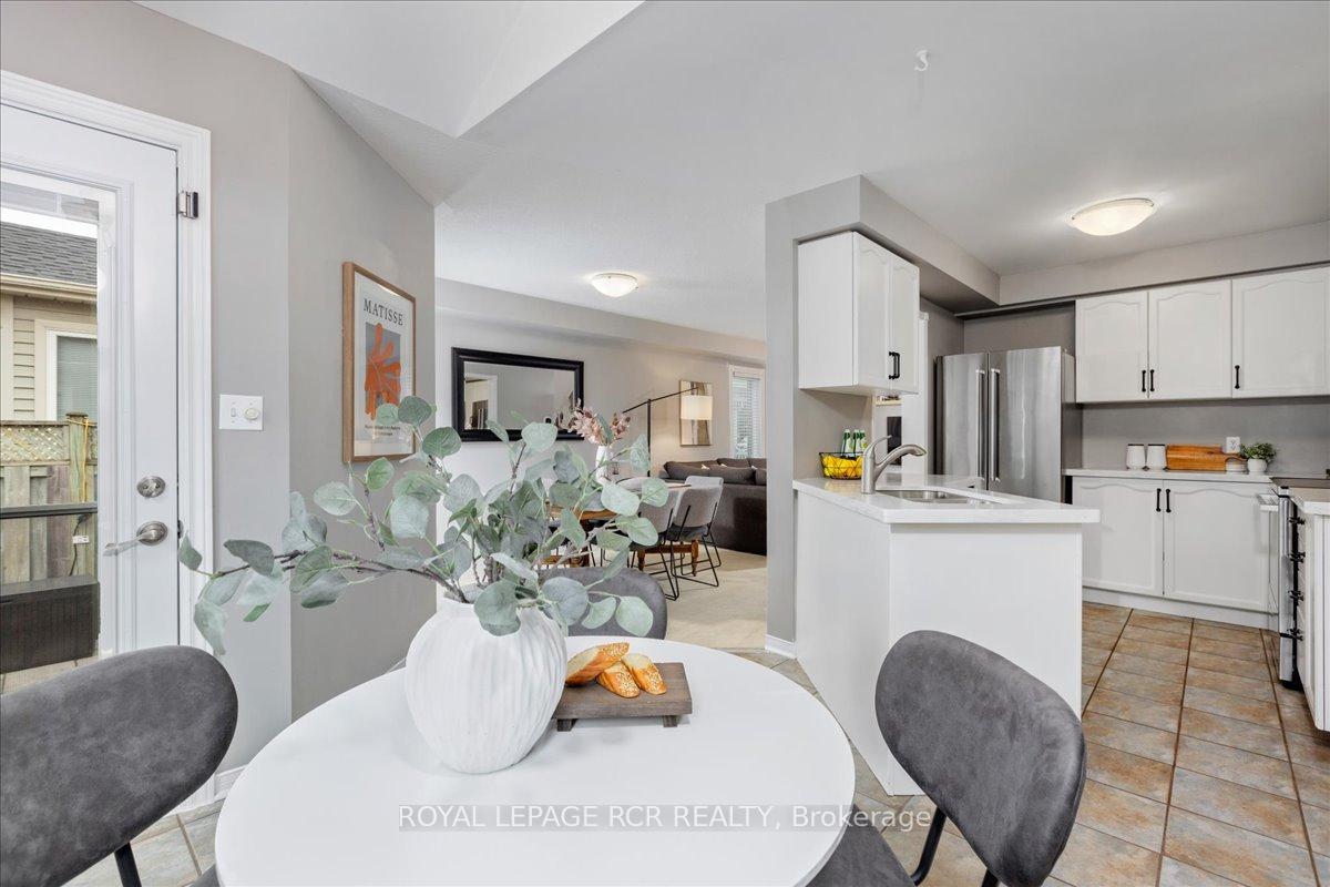 Photo 15 of 54 Breakwater Drive, Whitby, Port Whitby — HOMEH