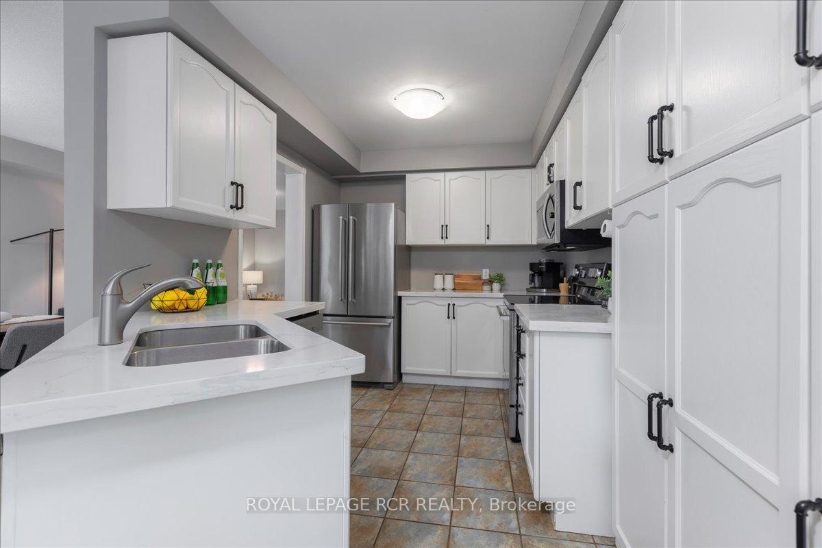 Photo 16 of 54 Breakwater Drive, Whitby, Port Whitby — HOMEH