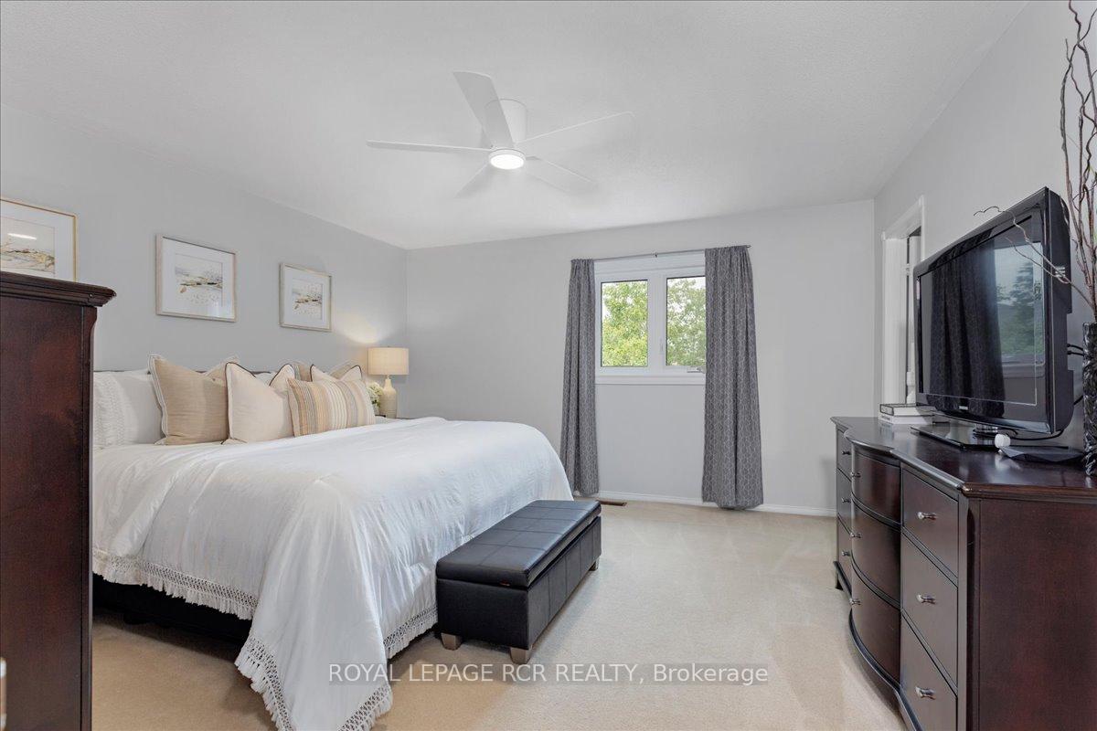 Photo 18 of 54 Breakwater Drive, Whitby, Port Whitby — HOMEH