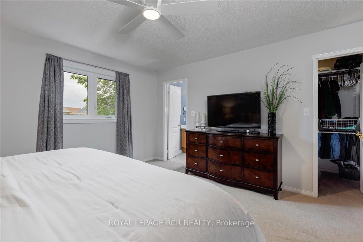 Photo 19 of 54 Breakwater Drive, Whitby, Port Whitby — HOMEH