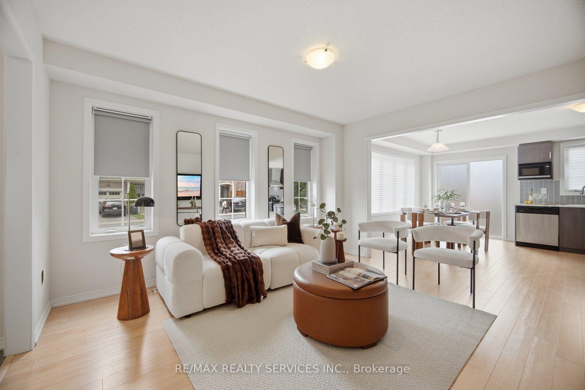 Photo 2 of 144 Baffin Crescent, Brampton, Northwest Brampton — HOMEH