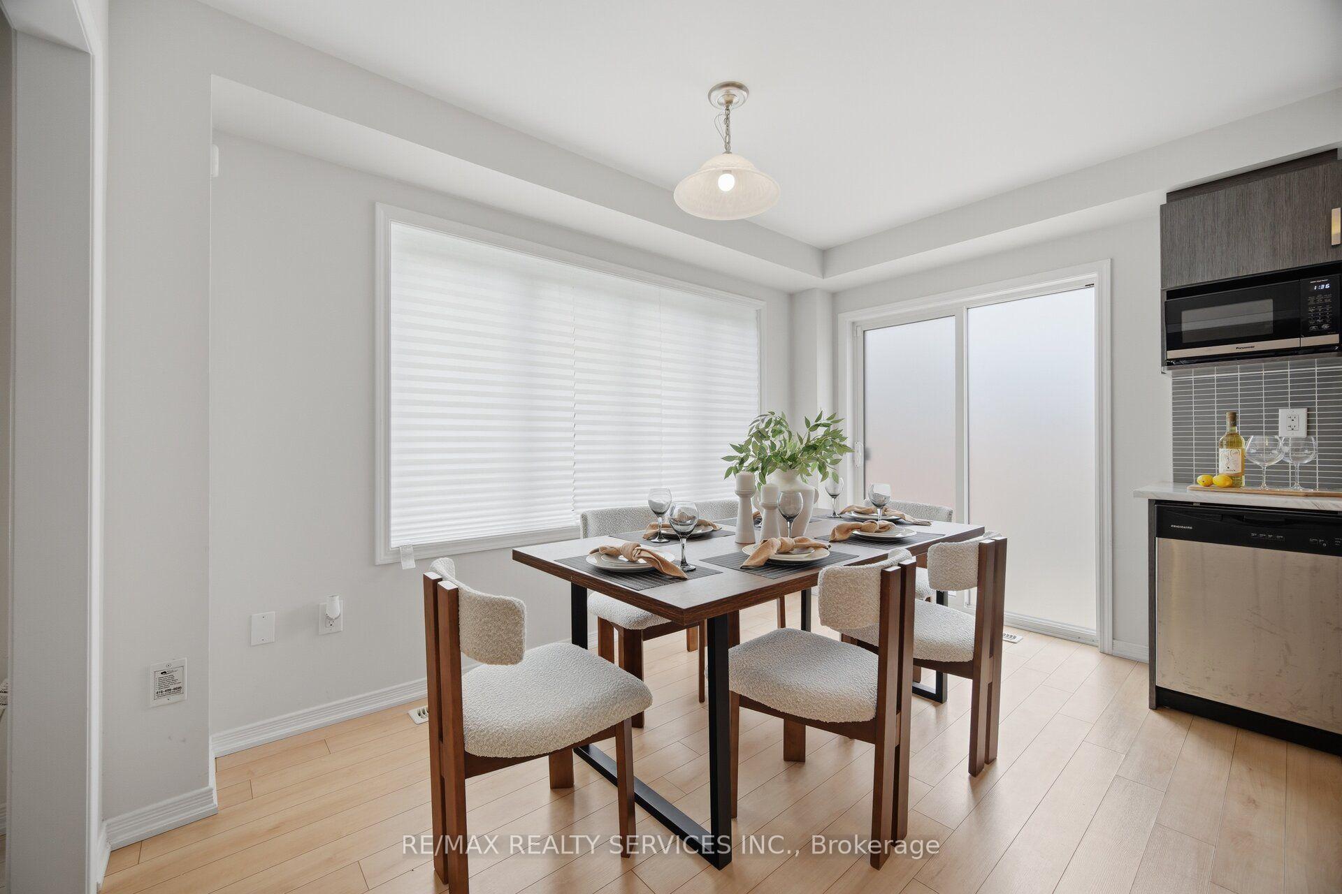 Photo 5 of 144 Baffin Crescent, Brampton, Northwest Brampton — HOMEH