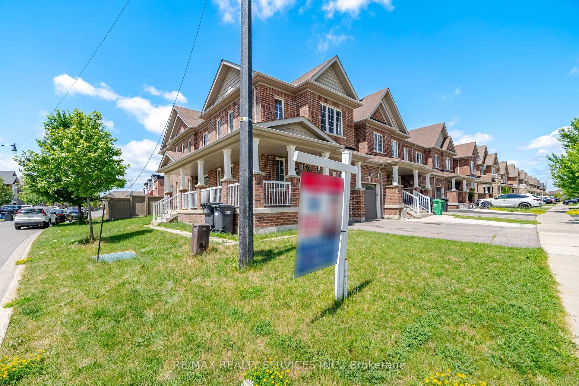Photo 6 of 144 Baffin Crescent, Brampton, Northwest Brampton — HOMEH