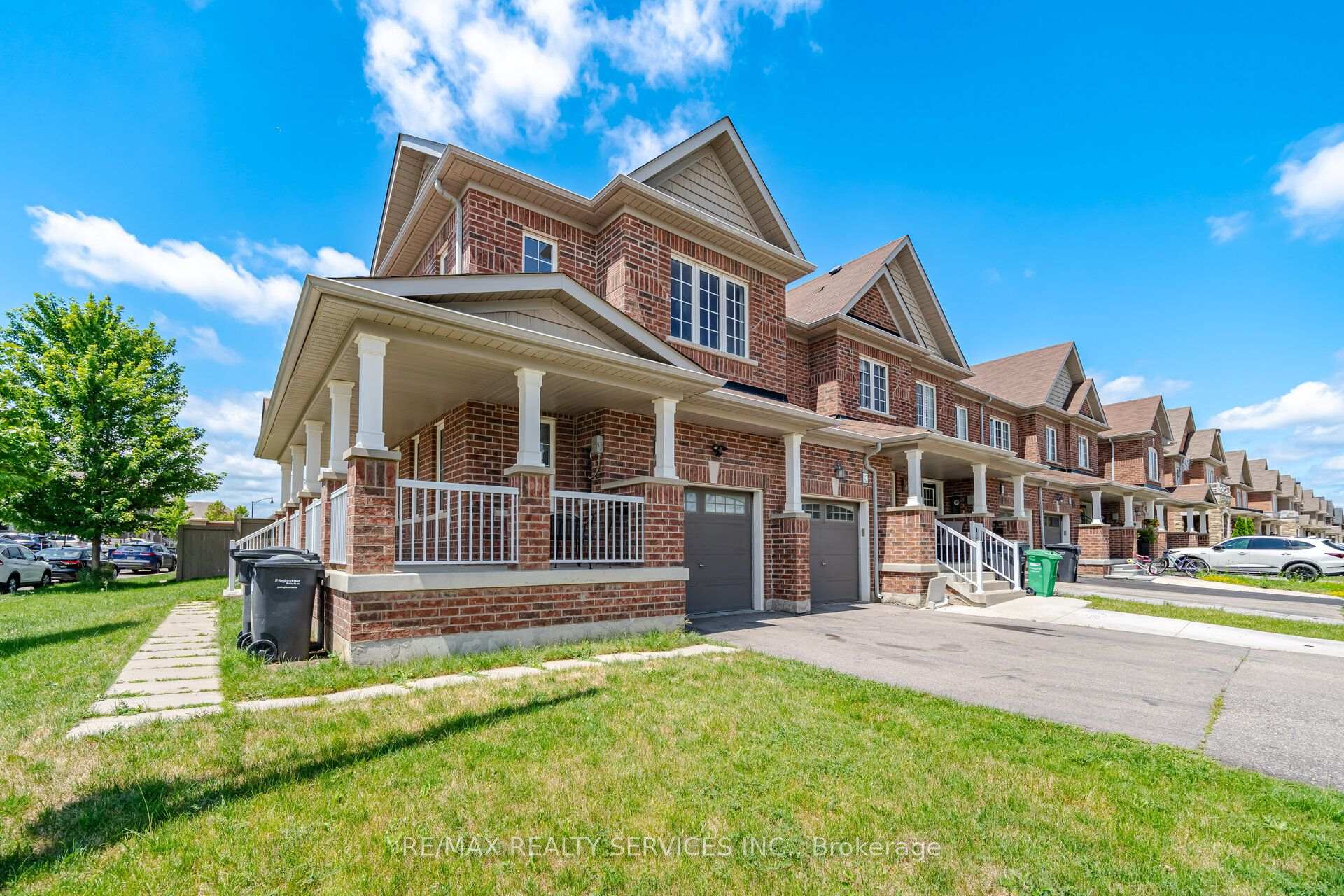 Photo 8 of 144 Baffin Crescent, Brampton, Northwest Brampton — HOMEH