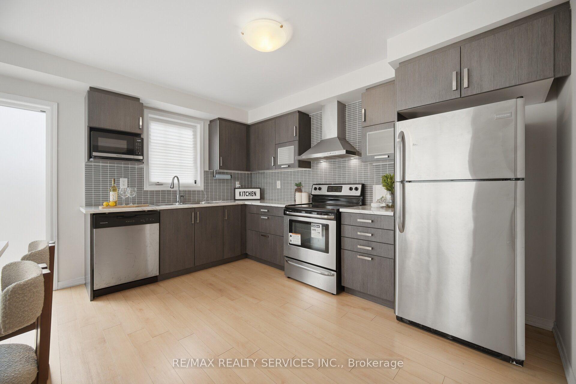 Photo 34 of 144 Baffin Crescent, Brampton, Northwest Brampton — HOMEH