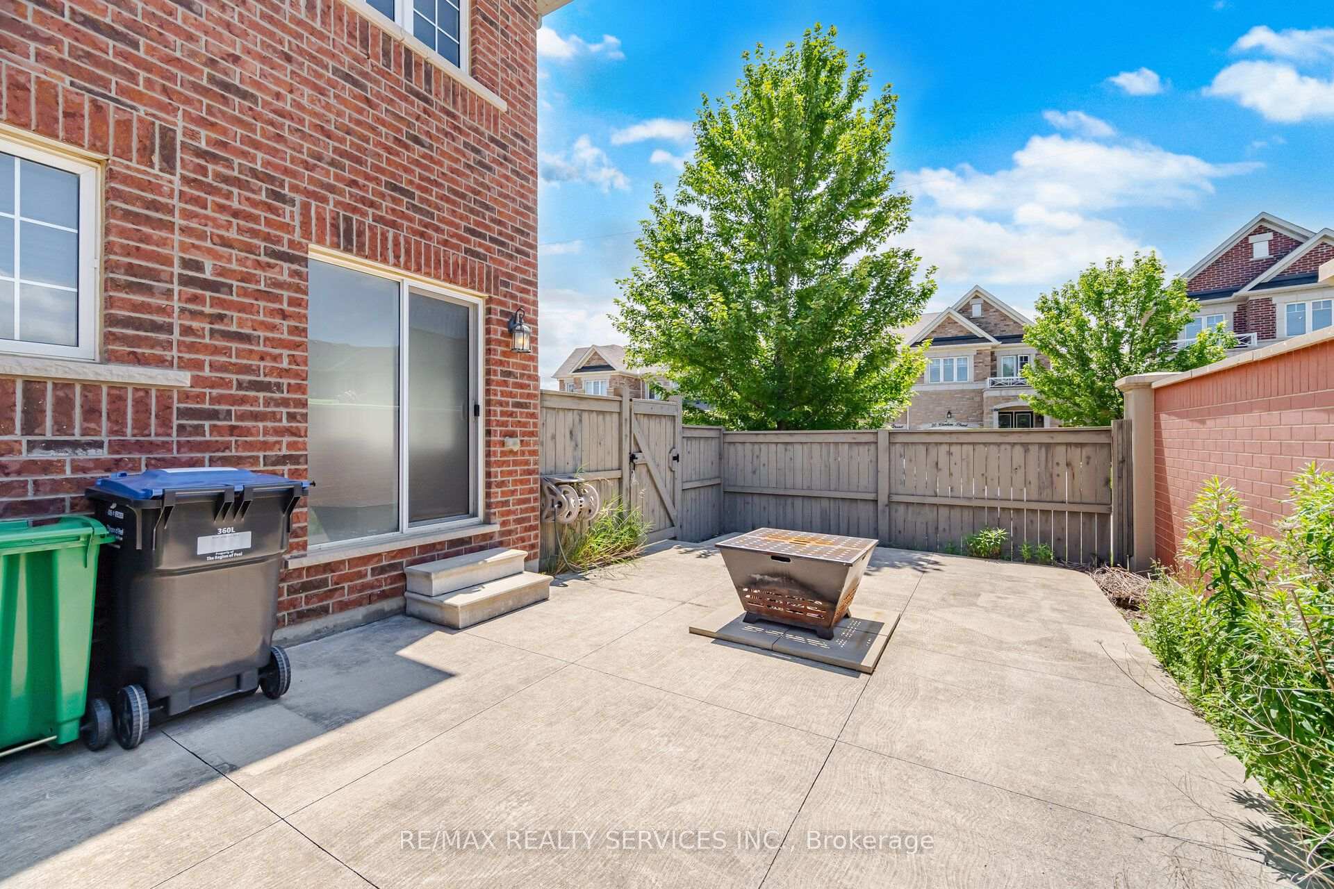 Photo 48 of 144 Baffin Crescent, Brampton, Northwest Brampton — HOMEH