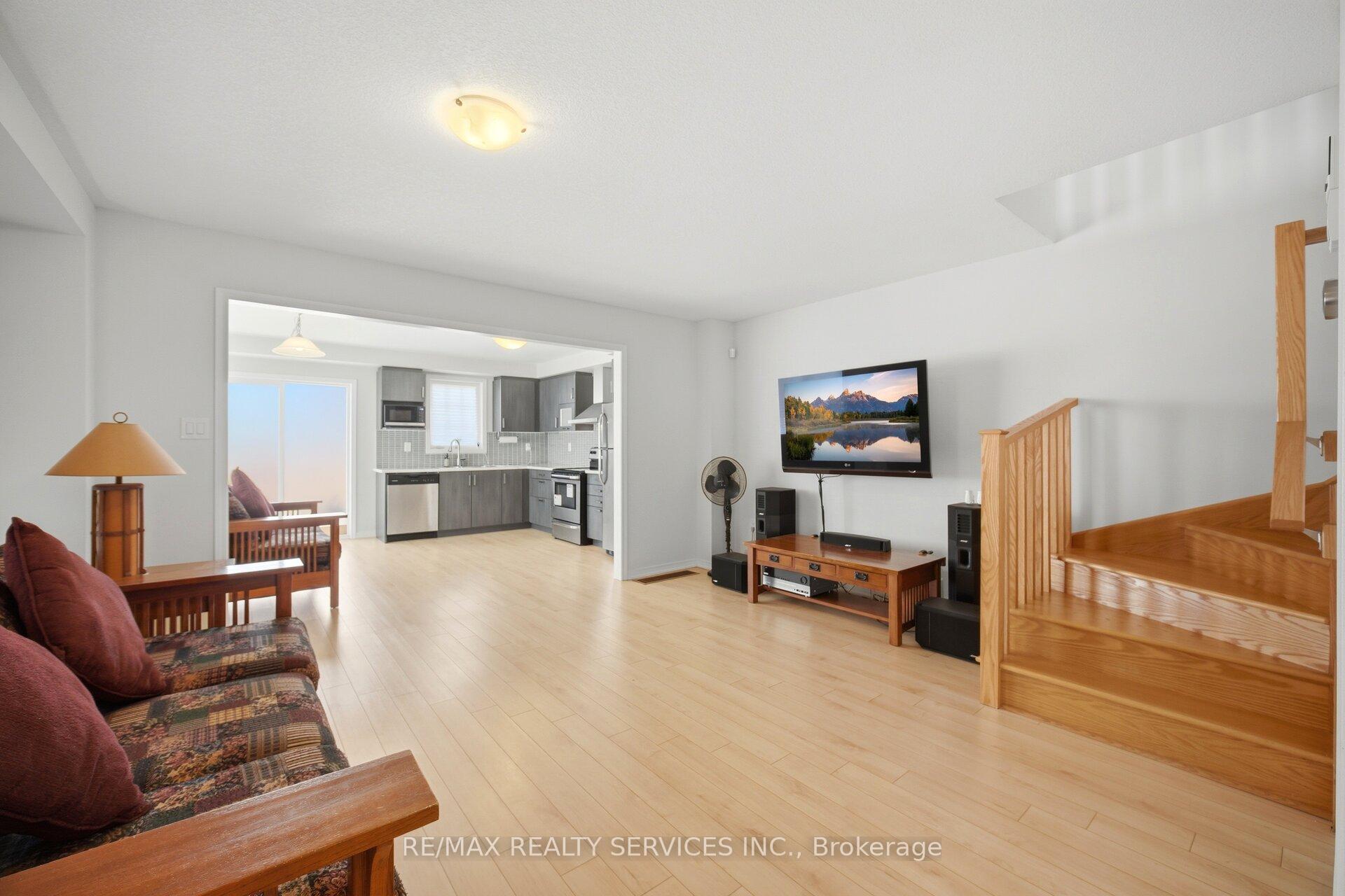 Photo 52 of 144 Baffin Crescent, Brampton, Northwest Brampton — HOMEH
