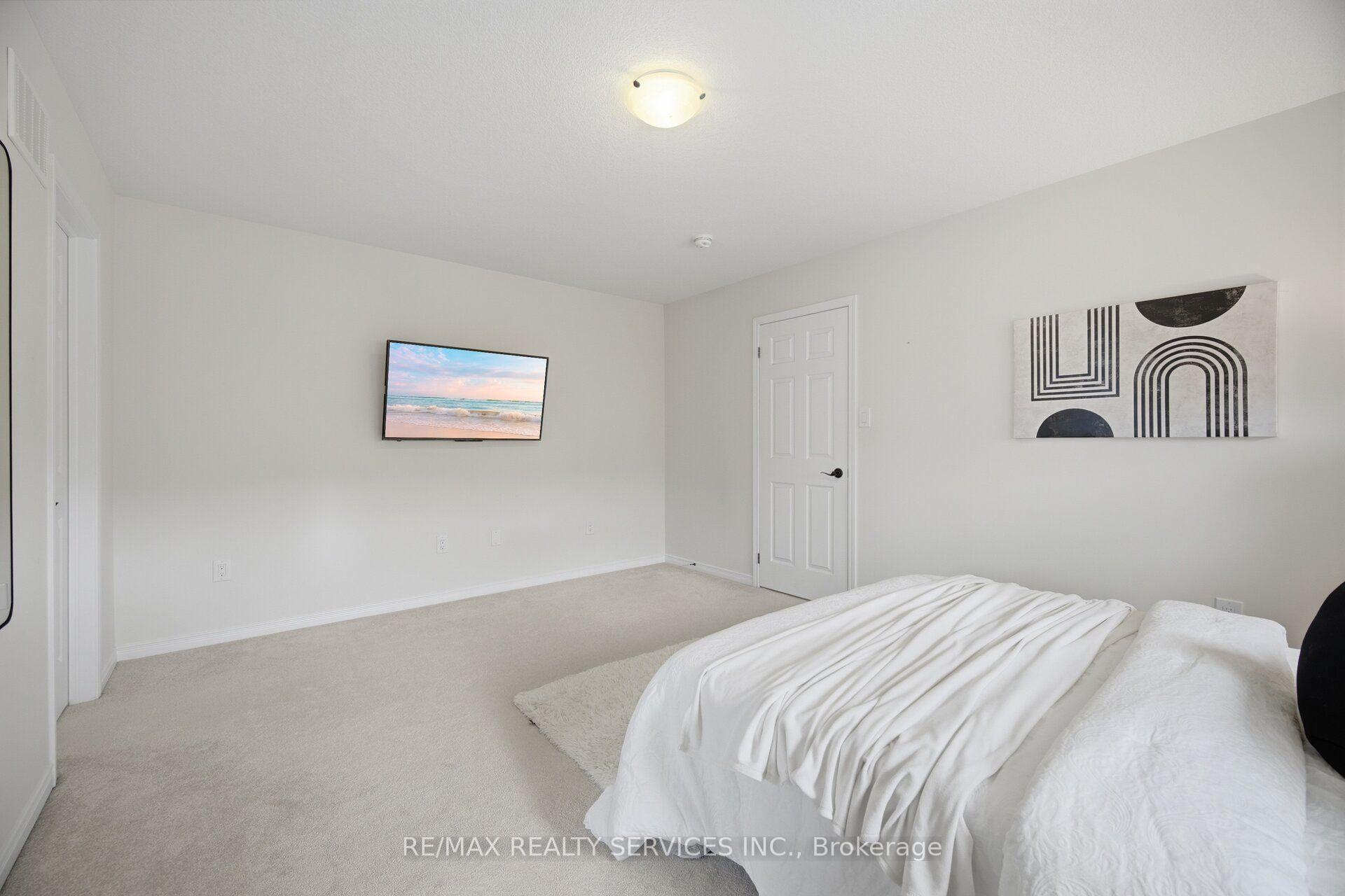 Photo 54 of 144 Baffin Crescent, Brampton, Northwest Brampton — HOMEH