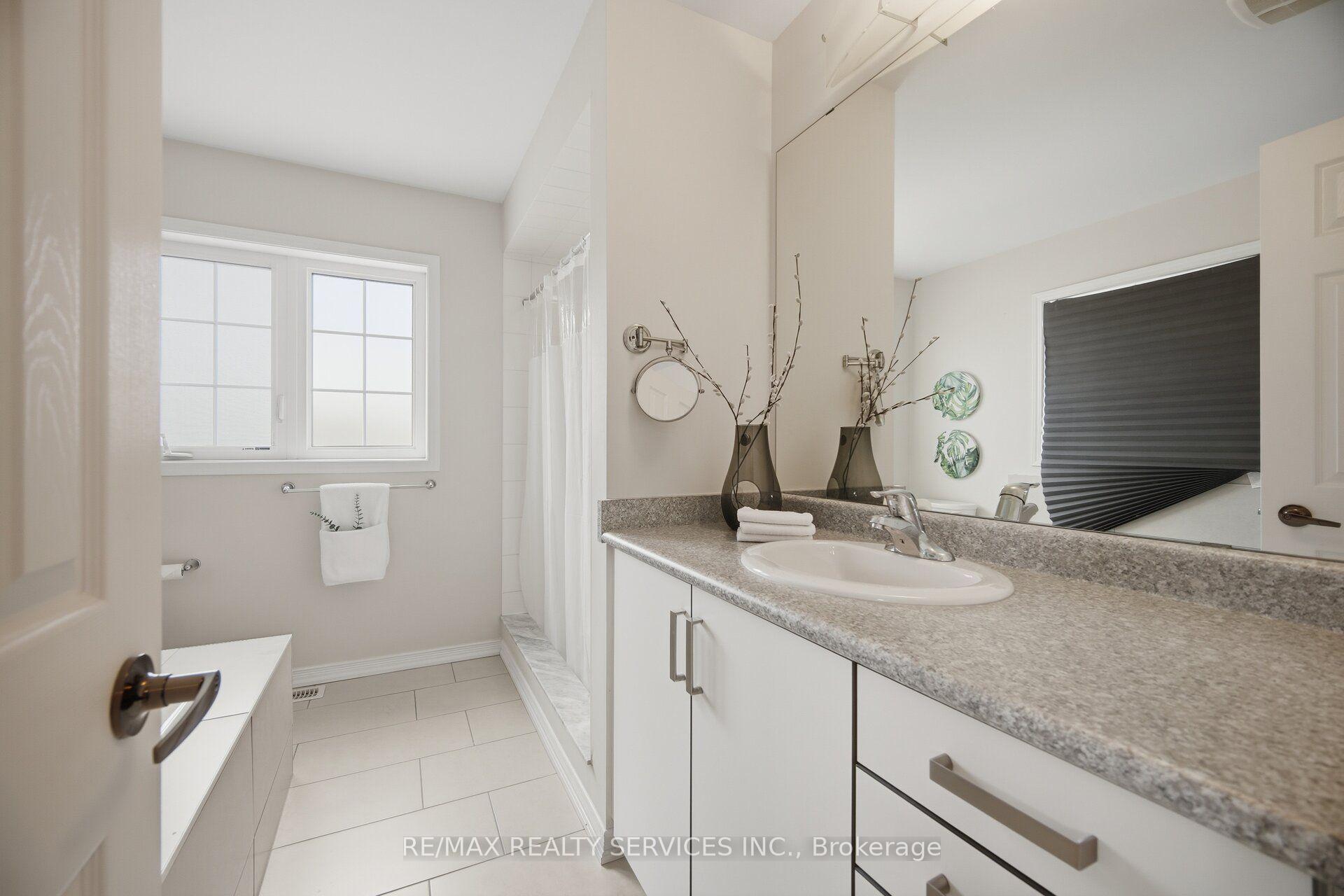 Photo 57 of 144 Baffin Crescent, Brampton, Northwest Brampton — HOMEH
