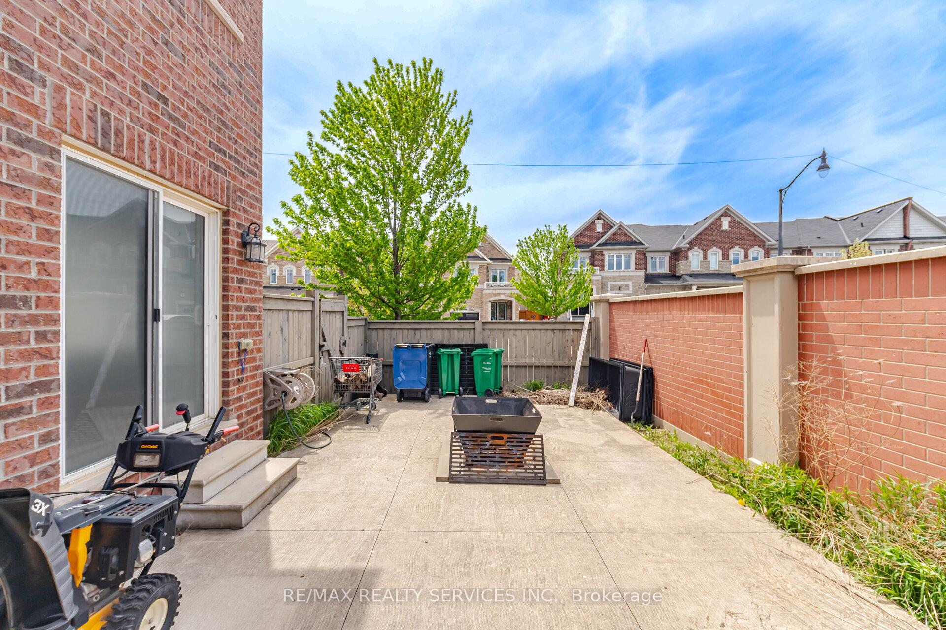 Photo 83 of 144 Baffin Crescent, Brampton, Northwest Brampton — HOMEH