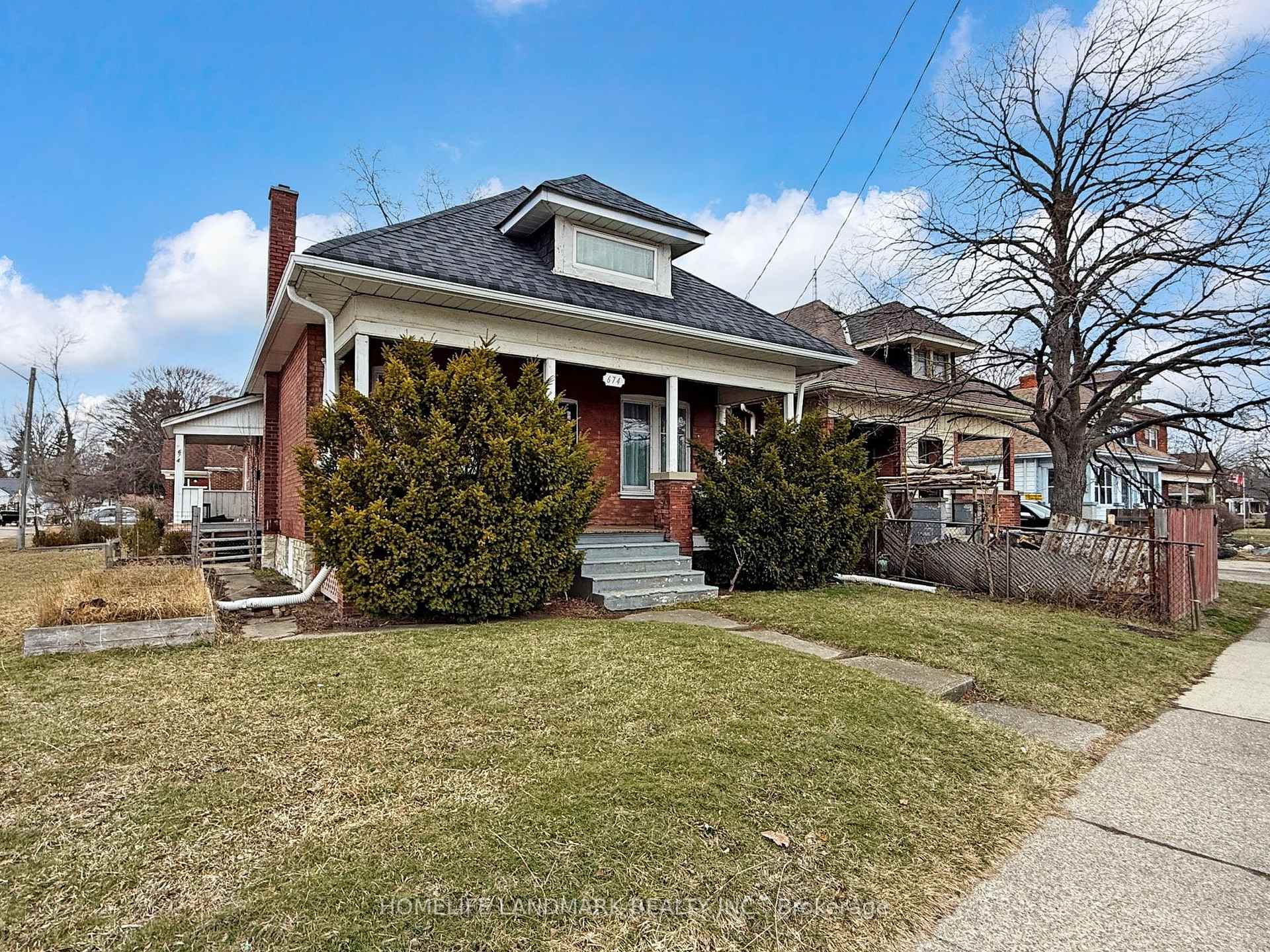 Photo 2 of 674 Colborne Street E, Brantford, Echo Place — HOMEH