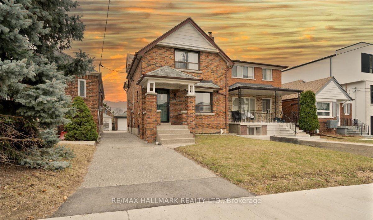 Photo 1 of 39 Lanark Avenue, Toronto, Oakwood Village — HOMEH