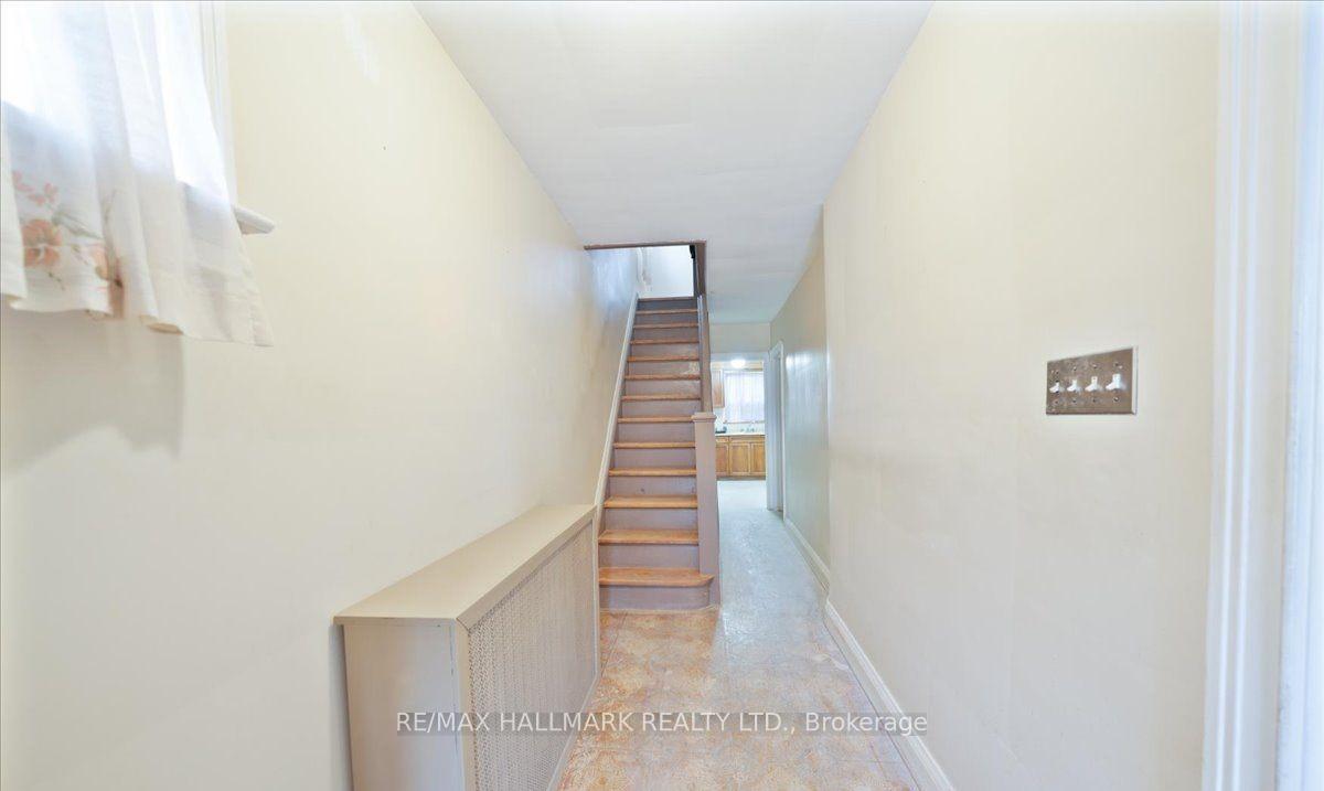 Photo 7 of 39 Lanark Avenue, Toronto, Oakwood Village — HOMEH