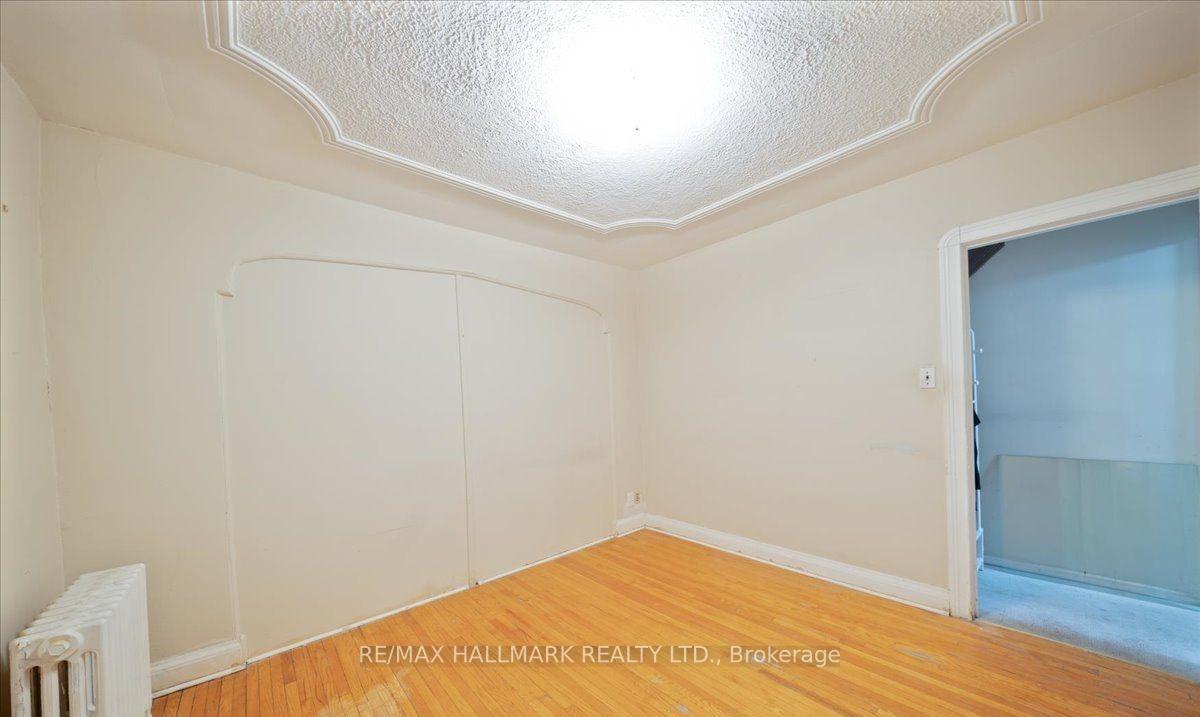 Photo 11 of 39 Lanark Avenue, Toronto, Oakwood Village — HOMEH