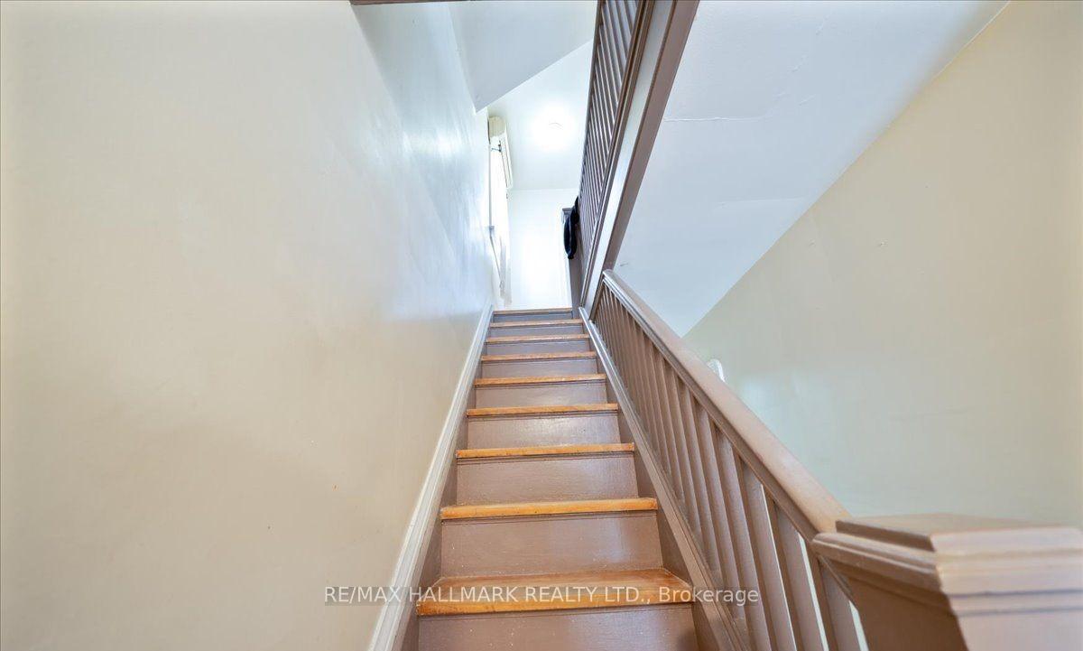 Photo 14 of 39 Lanark Avenue, Toronto, Oakwood Village — HOMEH