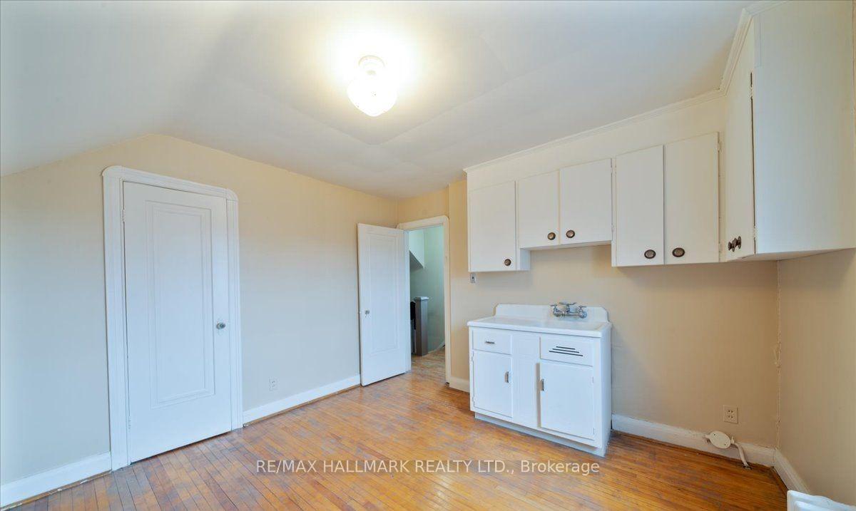 Photo 15 of 39 Lanark Avenue, Toronto, Oakwood Village — HOMEH