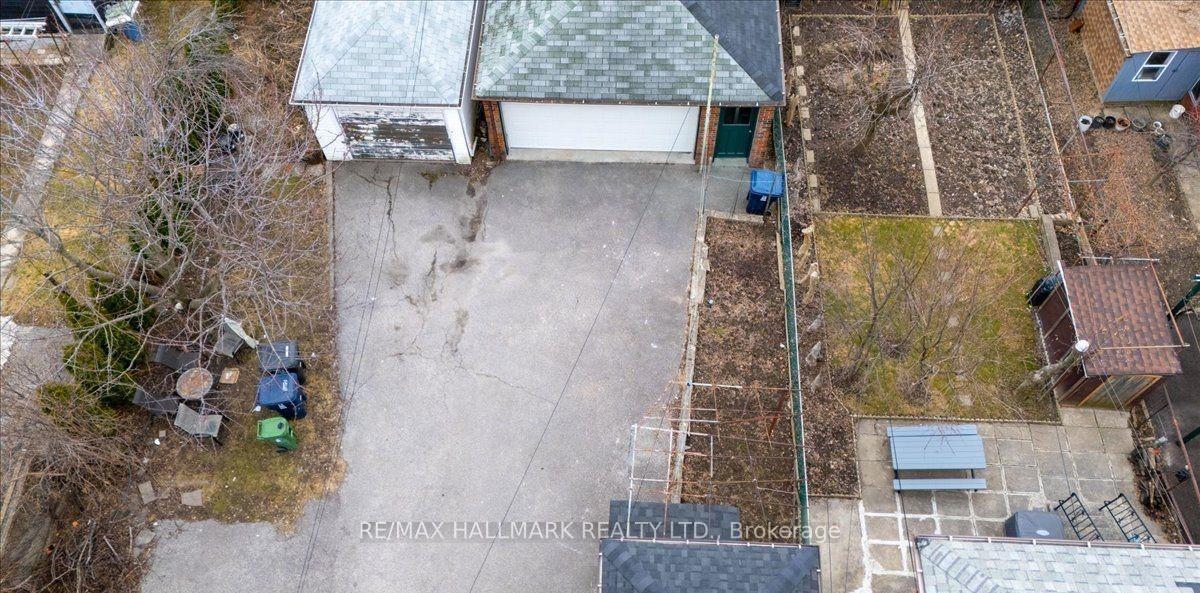 Photo 22 of 39 Lanark Avenue, Toronto, Oakwood Village — HOMEH