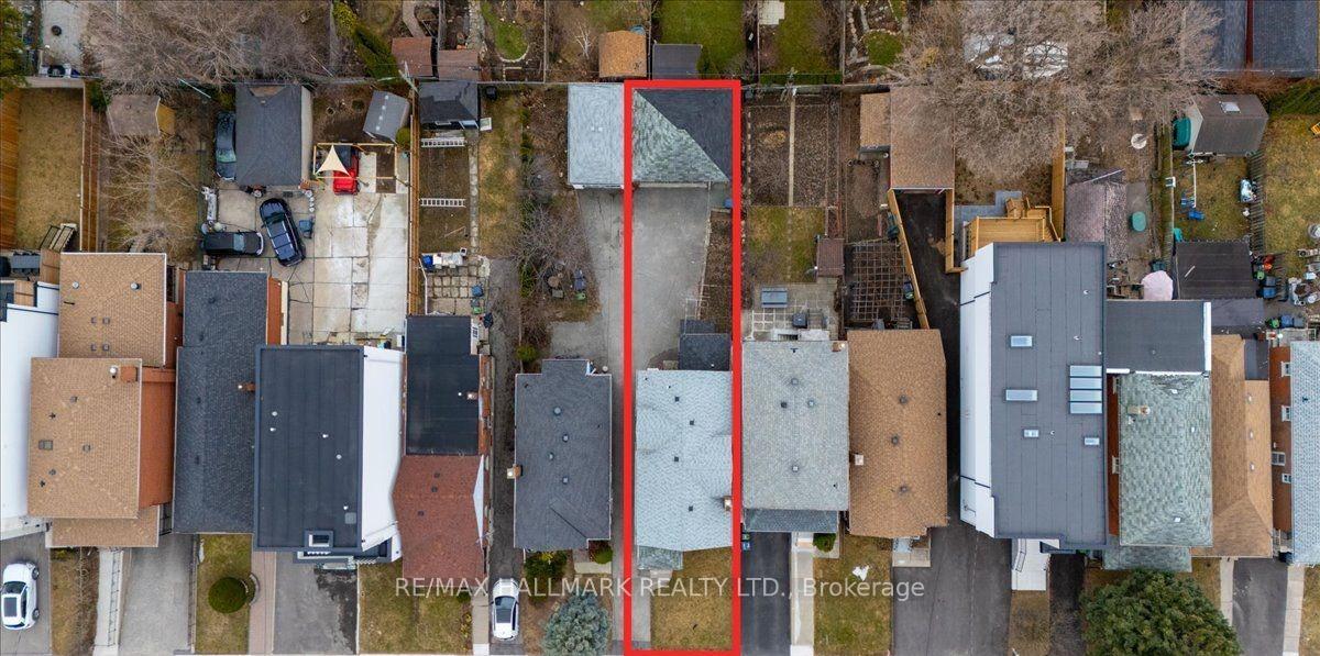 Photo 25 of 39 Lanark Avenue, Toronto, Oakwood Village — HOMEH