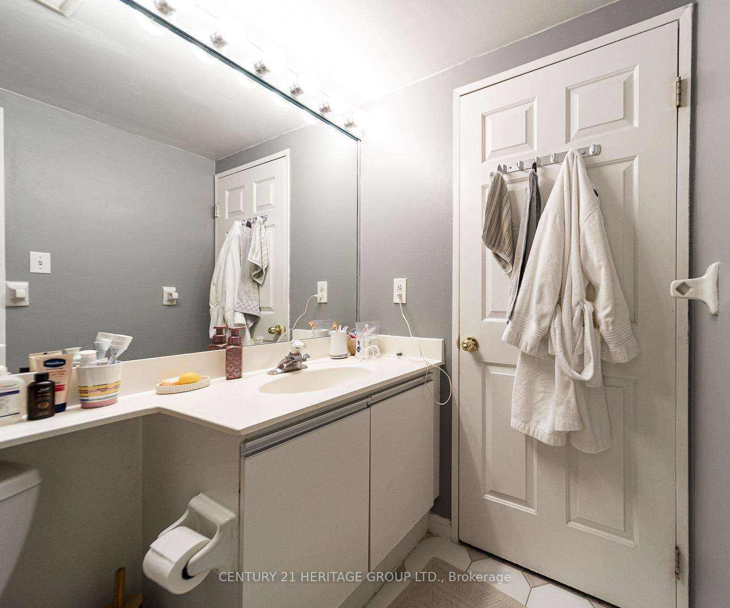 Photo 15 of Unit 1601, 101 Subway Crescent, Etobicoke, Islington-City Centre West — HOMEH