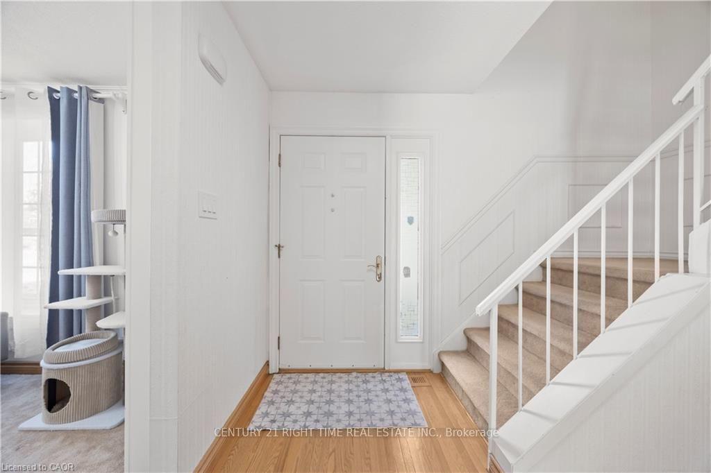 Photo 5 of 277 Blackacres Boulevard, London, North F — HOMEH