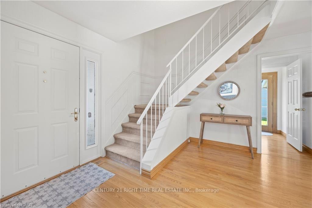 Photo 6 of 277 Blackacres Boulevard, London, North F — HOMEH
