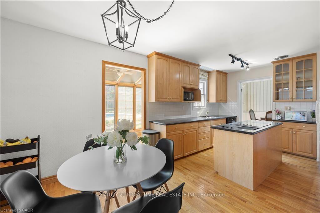 Photo 9 of 277 Blackacres Boulevard, London, North F — HOMEH