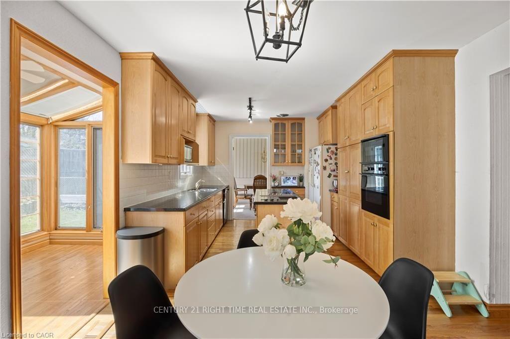 Photo 10 of 277 Blackacres Boulevard, London, North F — HOMEH