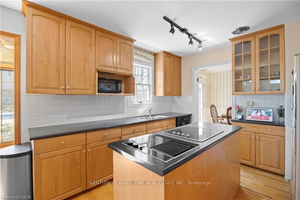 Photo 14 of 277 Blackacres Boulevard, London, North F — HOMEH