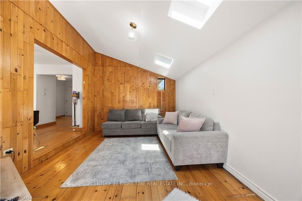Photo 20 of 277 Blackacres Boulevard, London, North F — HOMEH