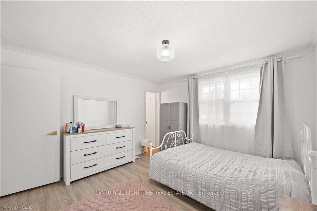 Photo 27 of 277 Blackacres Boulevard, London, North F — HOMEH