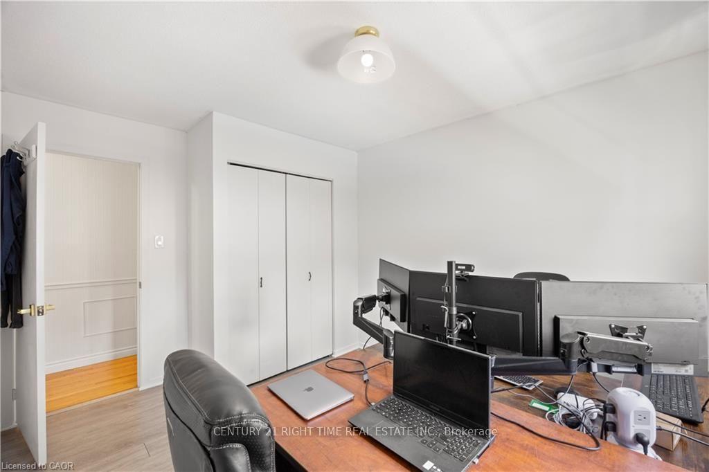 Photo 33 of 277 Blackacres Boulevard, London, North F — HOMEH