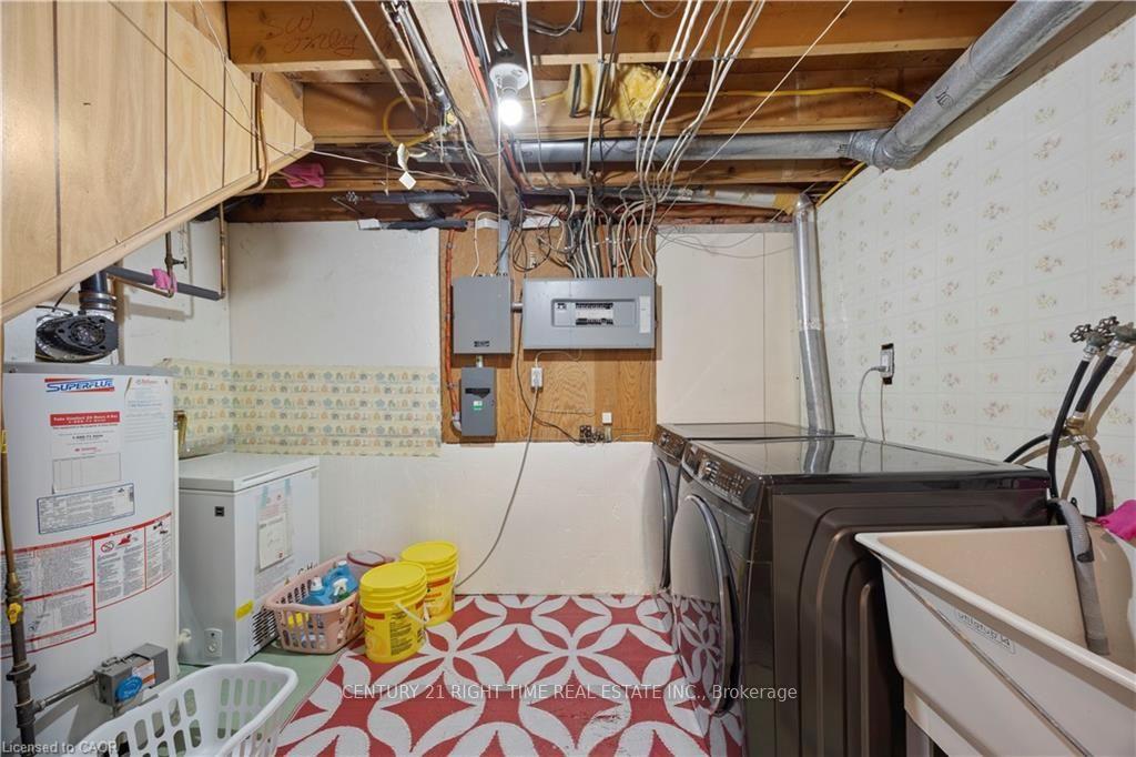Photo 35 of 277 Blackacres Boulevard, London, North F — HOMEH