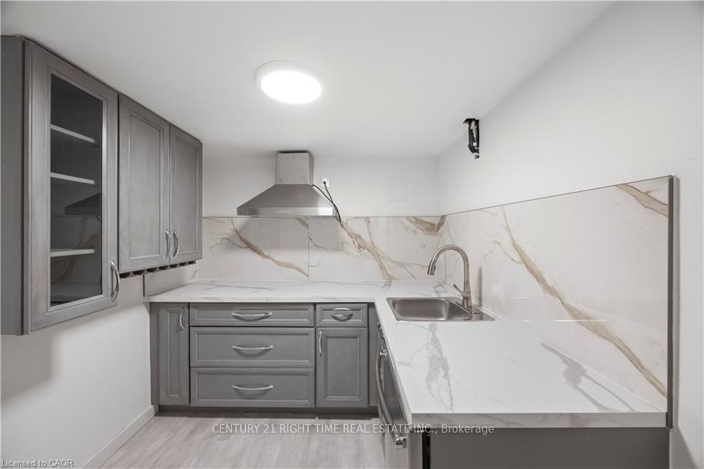 Photo 36 of 277 Blackacres Boulevard, London, North F — HOMEH