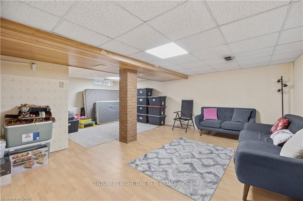 Photo 37 of 277 Blackacres Boulevard, London, North F — HOMEH