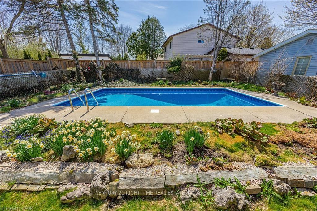 Photo 44 of 277 Blackacres Boulevard, London, North F — HOMEH